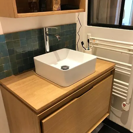 Montmartre Parisian Apartment - 51 M2 Apartment *