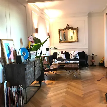 شقة Montmartre Parisian Apartment - 51 M2