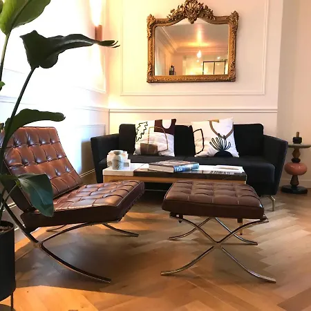 Montmartre Parisian Apartment - 51 M2 *