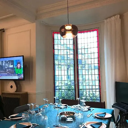 Montmartre Parisian Apartment - 51 M2