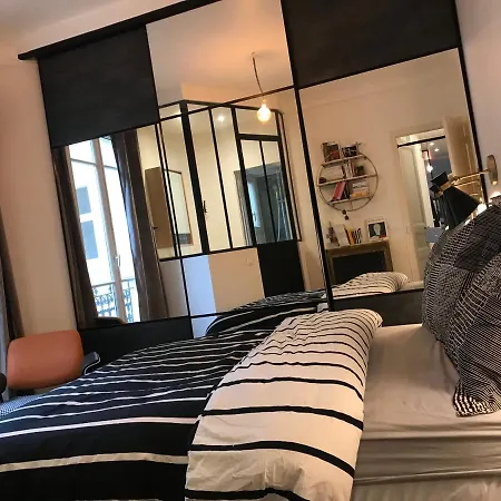 Montmartre Parisian Apartment - 51 M2 * باريس