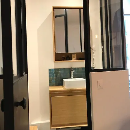 Montmartre Parisian Apartment - 51 M2 *