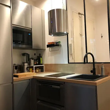 Montmartre Parisian Apartment - 51 M2 * باريس