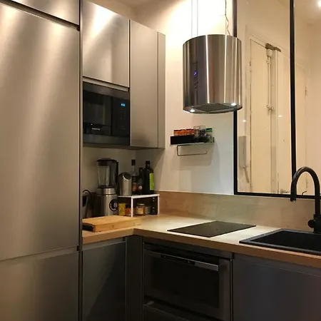 شقة Montmartre Parisian Apartment - 51 M2 باريس