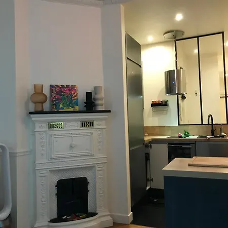 Montmartre Parisian Apartment - 51 M2 * פריז