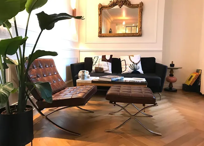 Montmartre Parisian Apartment - 51 M2 *