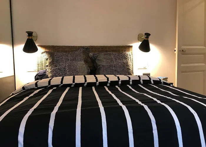 Montmartre Parisian Apartment - 51 M2 Lejlighed
