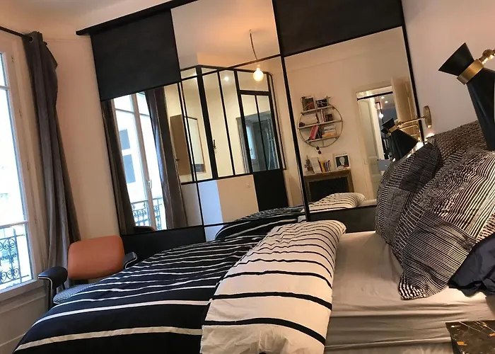 Montmartre Parisian Apartment - 51 M2 * Paris