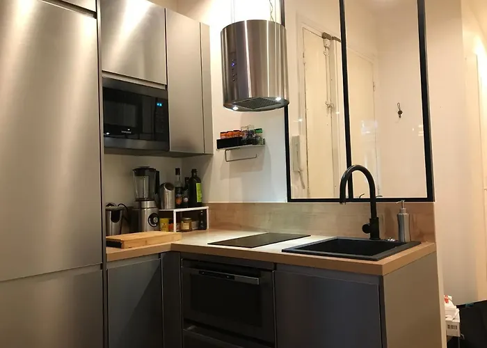 Montmartre Parisian Apartment - 51 M2 * Paris