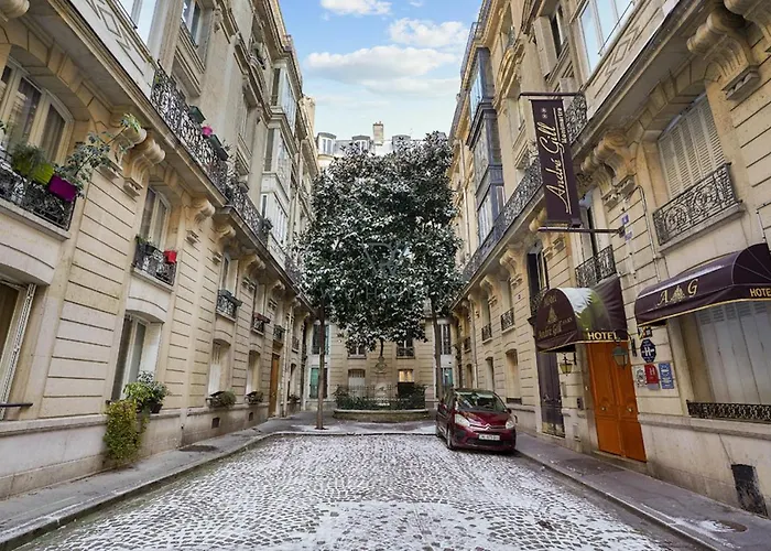 Montmartre Parisian Apartment - 51 M2 * Paris